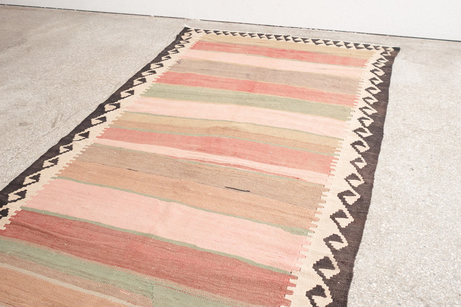 5x9 Persian Rug | DAVAR