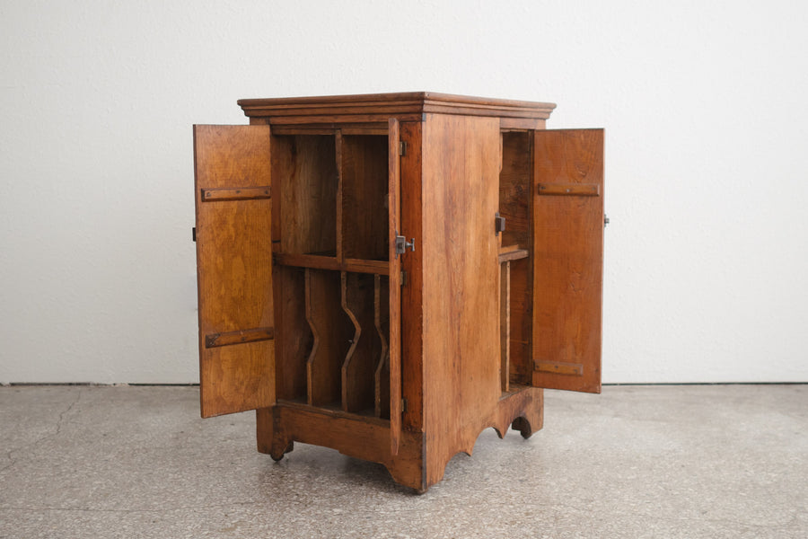 Antique Rolling Island