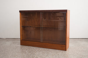MC Danish Bookshelf