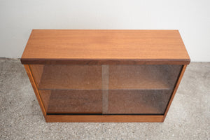 MC Danish Bookshelf
