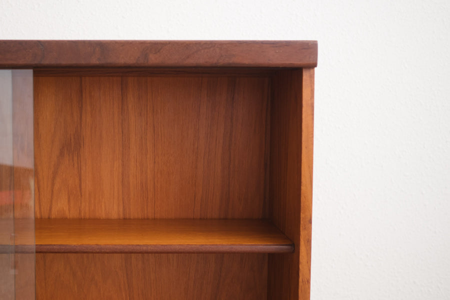 MC Danish Bookshelf