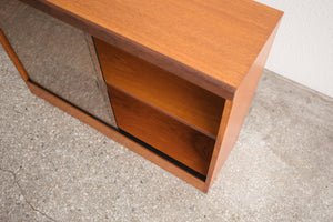 MC Danish Bookshelf