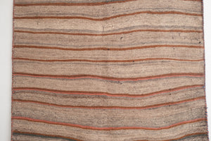 5x7 Persian Rug | KOUROS