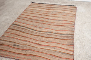 5x7 Persian Rug | KOUROS