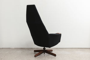 MC Adrian Pearsall Chair
