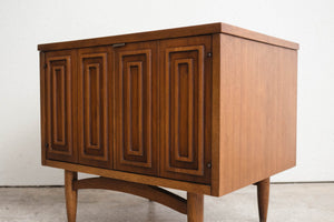 Broyhill Sculptra Nightstands