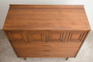 Broyhill Sculptra Highboy