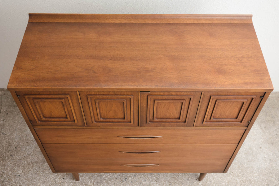 Broyhill Sculptra Highboy