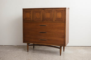 Broyhill Sculptra Highboy