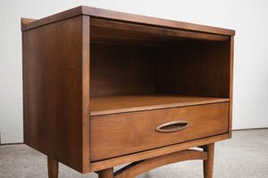 Broyhill Sculptra Nightstands
