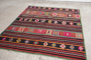 4.5x5.5 Turkish Kilim Rug | AYTAC