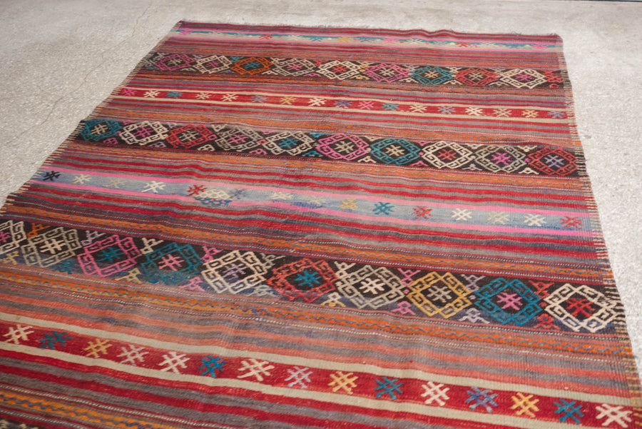 5.5x8 Turkish Kilim Rug | AFET