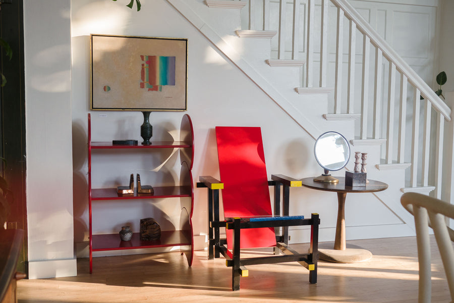 Red Mod Circle Shelf