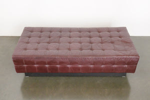 MC Leather Chaise