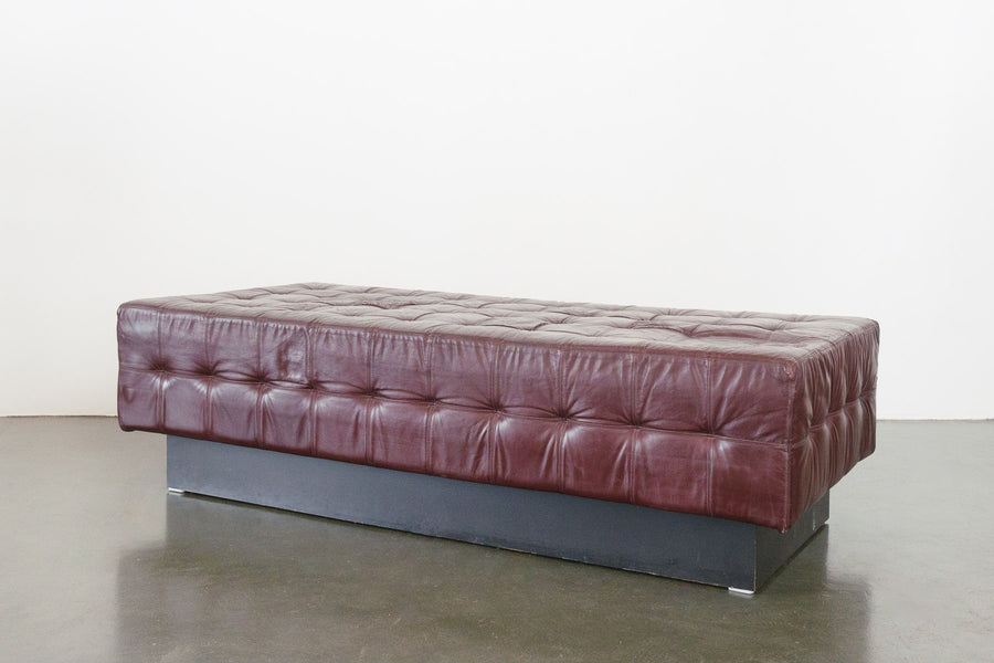 MC Leather Chaise