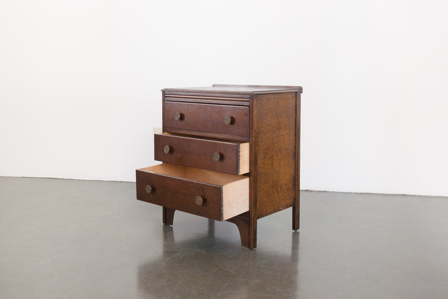 Compact Deco Dresser