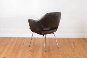 Knoll Saarinen Executive Chairs