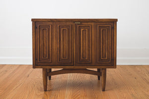 MC Sculptra Nightstand