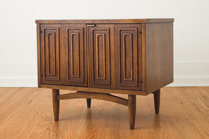 MC Sculptra Nightstand
