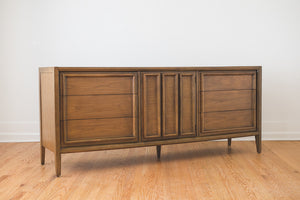 MC Credenza