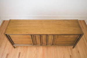 MC Credenza