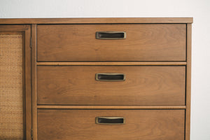 MC Credenza