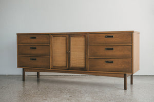 MC Credenza