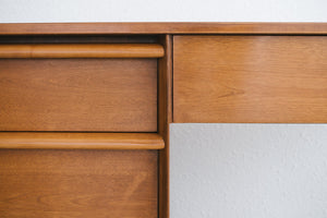 MC Desk