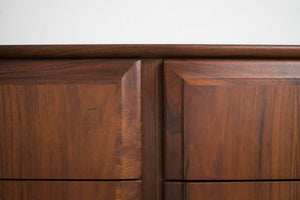 MC Dillingham Dresser