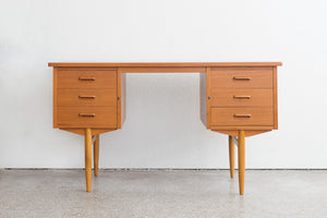 MC Danish Desk