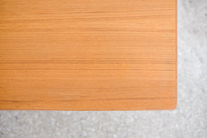 MC Danish Desk