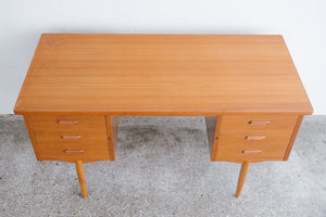 MC Danish Desk