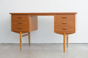 MC Danish Desk