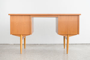 MC Danish Desk