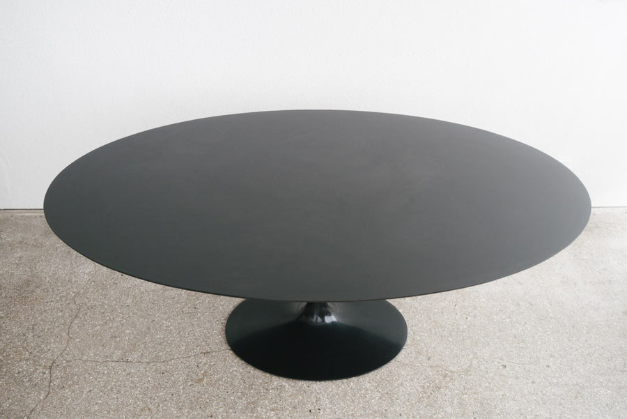Tulip Dining Table