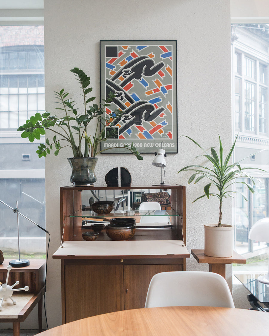 Pedestal Plant Stand