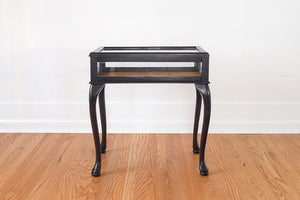 Traditional Display Table