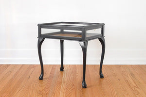 Traditional Display Table