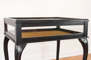 Traditional Display Table