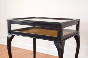 Traditional Display Table